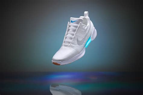 nike hyperadapt 1.0 weiß|Nike shoes that tighten themselves.